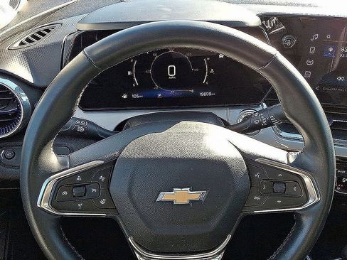 Used 2024 Chevrolet Trax LT w/ Driver Confidence Package image 22