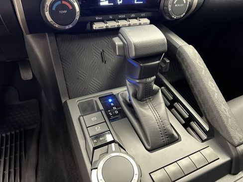 Used 2024 Toyota Tacoma SR AWD/4WD image 22
