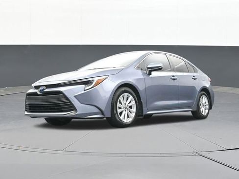 Used 2024 Toyota Corolla XLE image 58