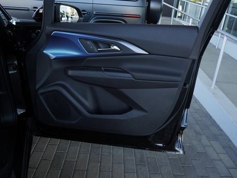 New 2025 Chevrolet Equinox EV LT image 17