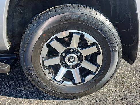 Used 2021 Toyota 4Runner TRD Off-Road Premium image 31