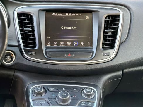 Used 2016 Chrysler 200 Limited w/ Anniversary Edition FWD image 29