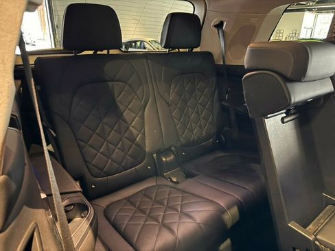 Used 2024 BMW X7 xDrive40i w/ Premium Package image 26