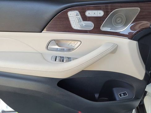 Used 2022 Mercedes-Benz GLS 450 4MATIC image 18