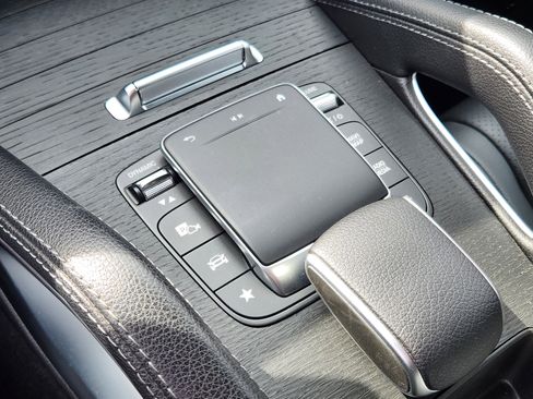 Used 2022 Mercedes-Benz GLE 350 4MATIC image 20