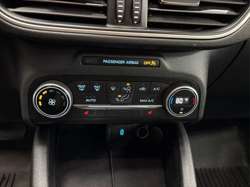 Used 2020 Ford Escape SE image 30