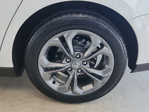 Used 2024 Honda Accord EX image 10