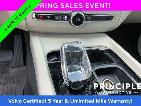 Certified 2023 Volvo XC60 B5 Ultimate w/ Climate Package FWD image 22