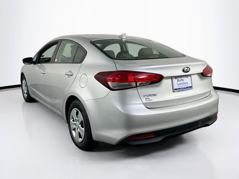 Used 2017 Kia Forte LX FWD image 7