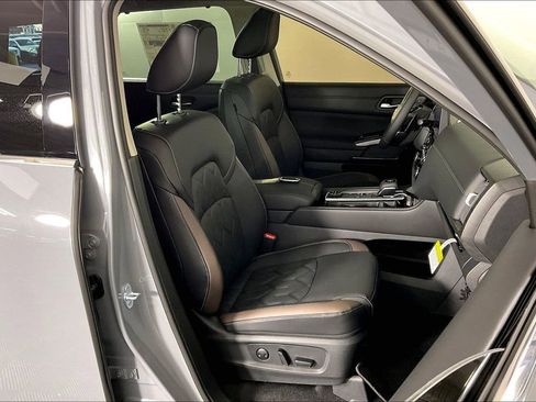New 2026 Nissan Pathfinder Platinum w/ Cargo Package image 45