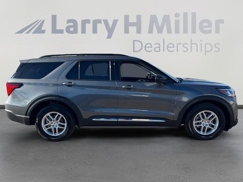 Certified 2025 Ford Explorer Active image 6