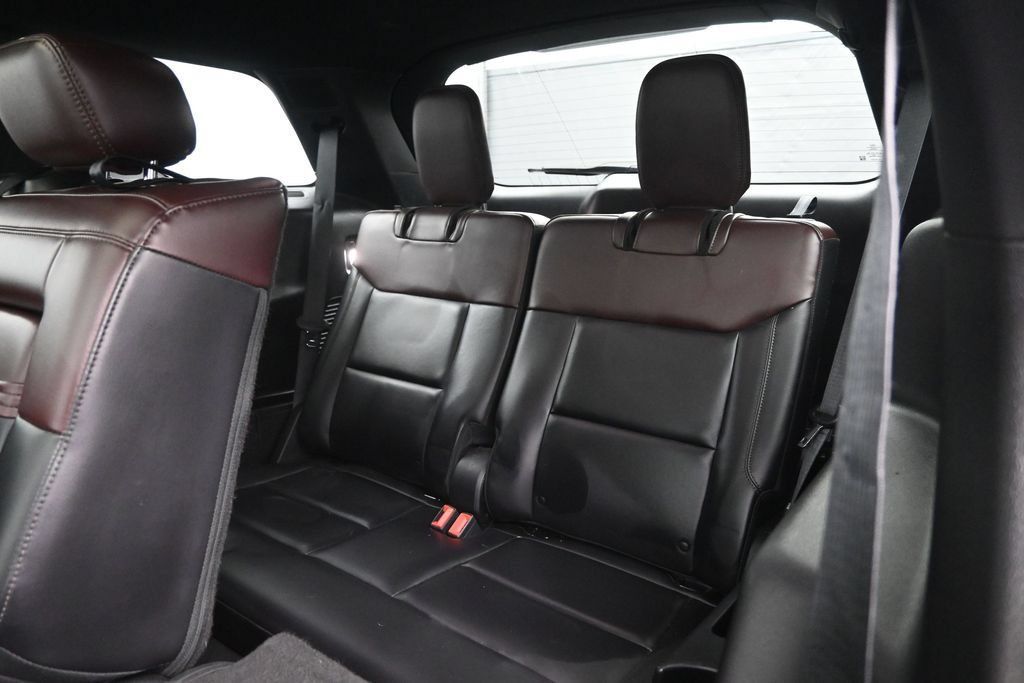 Used 2020 Ford Explorer Platinum w/ Premium Technology Package AWD/4WD image 26