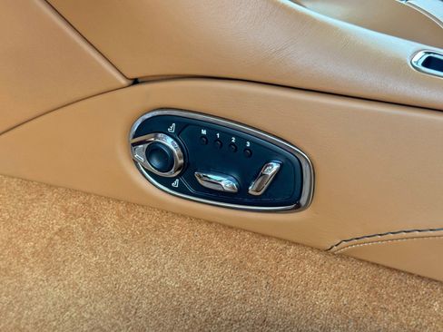 Used 2022 Aston Martin DB11 Coupe image 24