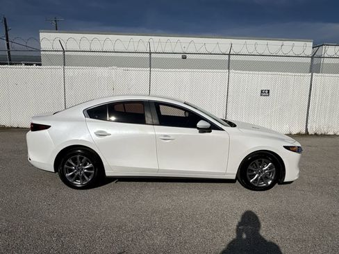 Used 2020 MAZDA MAZDA3 Sedan image 24