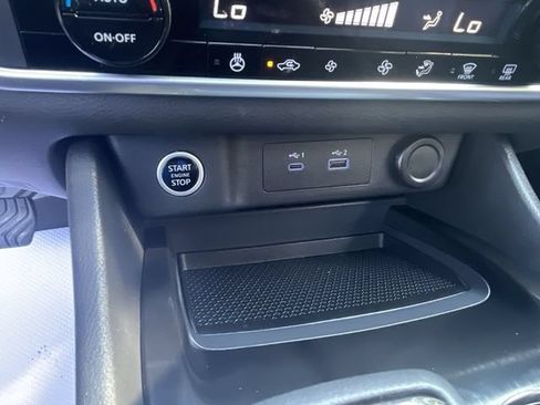 Used 2023 Nissan Rogue SV w/ SV Premium B Package AWD/4WD image 16