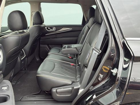 Used 2019 INFINITI QX60 Luxe w/ Essential Package image 16