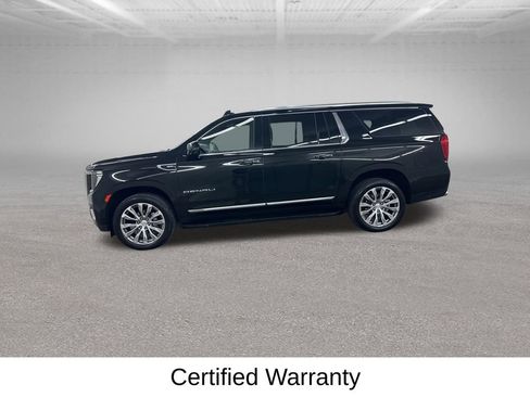 Used 2023 GMC Yukon XL Denali AWD/4WD image 9