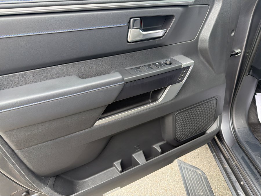 Used 2025 Toyota Tundra Platinum AWD/4WD image 10