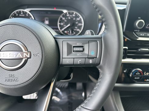 Used 2025 Nissan Pathfinder SV AWD/4WD image 20