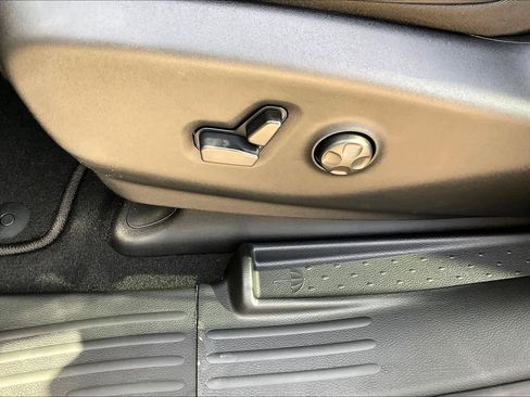 New 2026 Chrysler Pacifica Select image 16