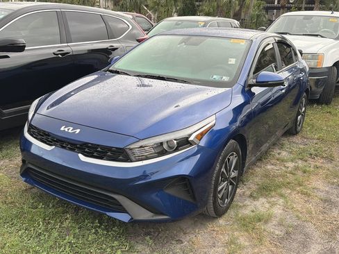 Used 2024 Kia Forte LXS w/ LXS Technology Package FWD image 3