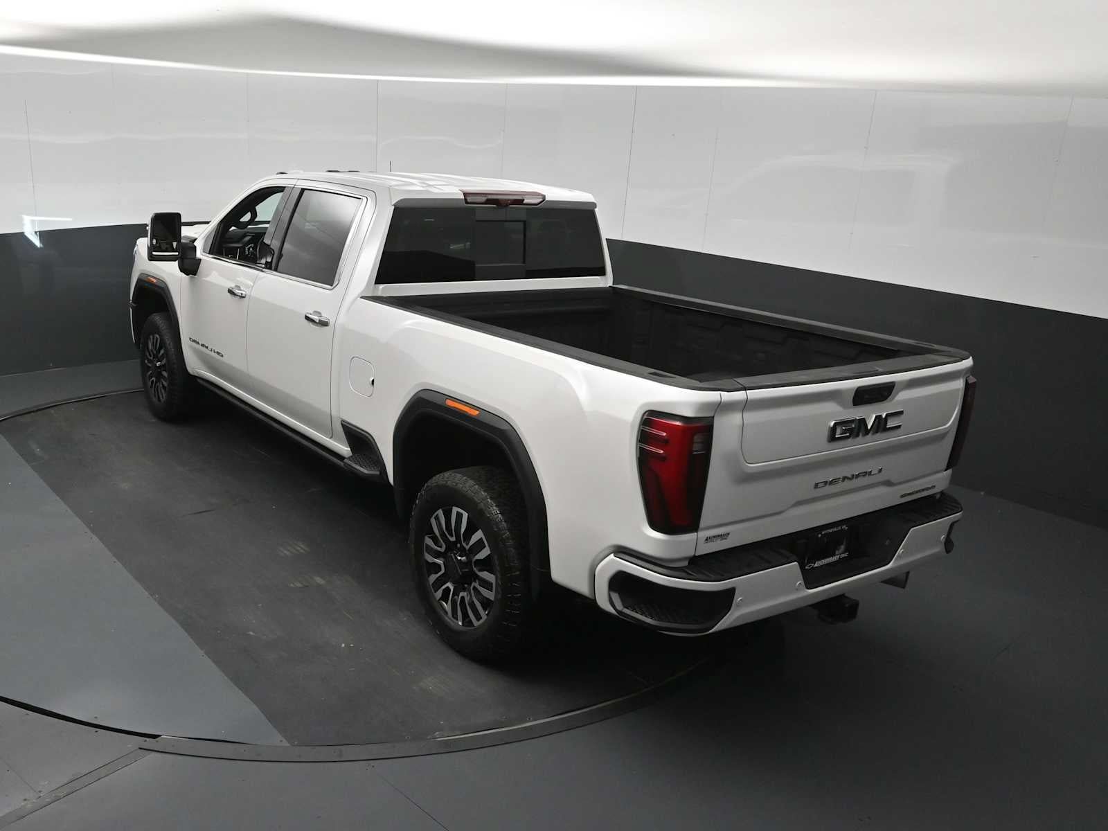 Used 2025 GMC Sierra 2500 Denali Ultimate w/ Max Trailering Package AWD/4WD image 15
