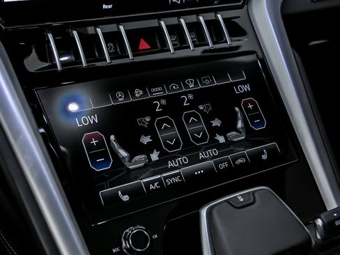 Used 2022 Lamborghini Urus image 38