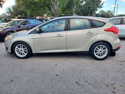 Used 2016 Ford Focus SE image 4