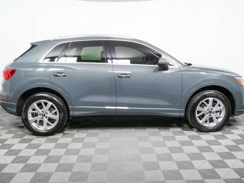 Used 2023 Audi Q3 2.0T Premium w/ Convenience Package image 2