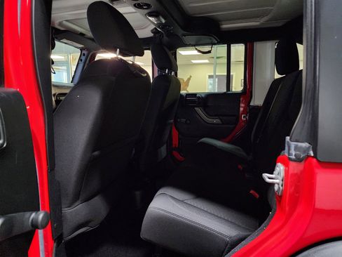 Used 2017 Jeep Wrangler Unlimited Sport w/ Connectivity Group image 19