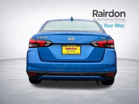 Used 2020 Nissan Versa SV image 7