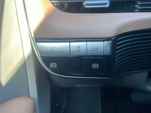 Used 2024 Hyundai Ioniq 5 Limited image 17