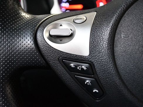 Used 2014 Nissan Juke S FWD image 38