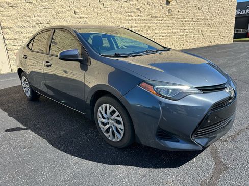 Used 2019 Toyota Corolla XLE image 7