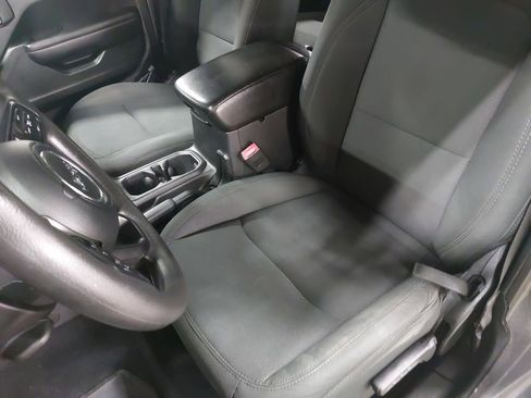 Used 2018 Jeep Wrangler Unlimited Sport AWD/4WD image 14