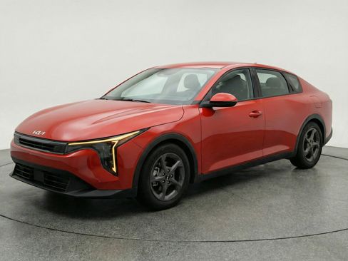 Used 2025 Kia K4 FWD image 3