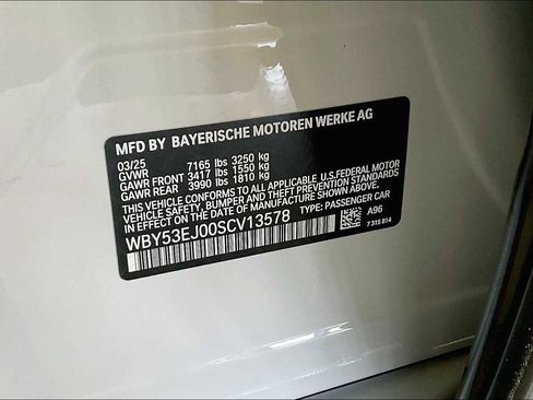 Used 2025 BMW i7 xDrive60 image 18