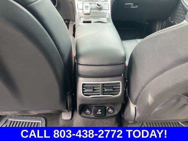 Used 2023 Hyundai Santa Fe Limited FWD image 15