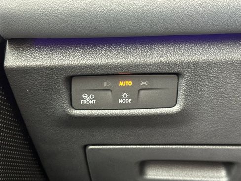 Used 2026 Volkswagen Tiguan SEL R-Line image 36