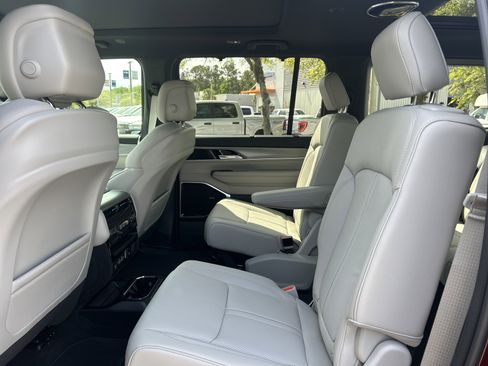 New 2026 Jeep Grand Wagoneer Limited AWD/4WD image 41
