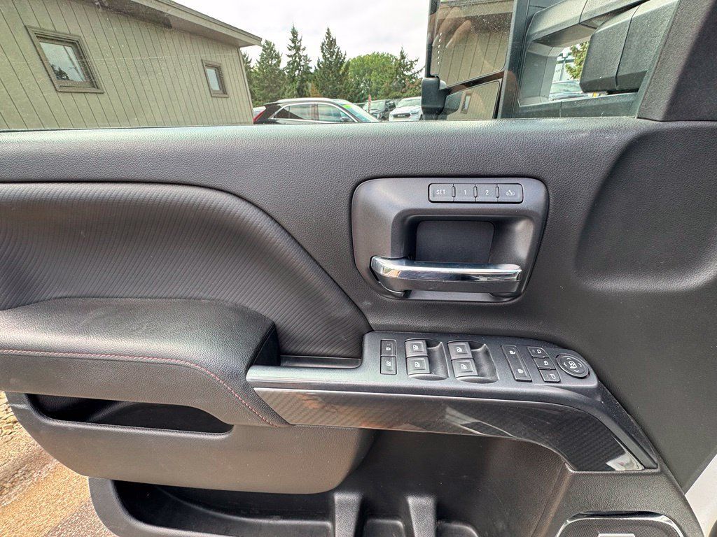 Used 2019 GMC Sierra 2500 SLT w/ All Terrain HD Package AWD/4WD image 18