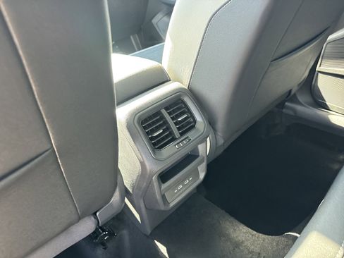 New 2026 Volkswagen Taos SE AWD/4WD image 21