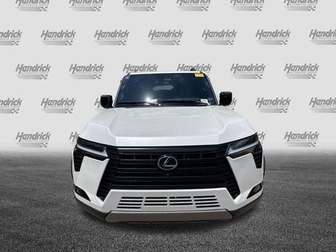 Used 2024 Lexus GX 550 AWD/4WD image 3