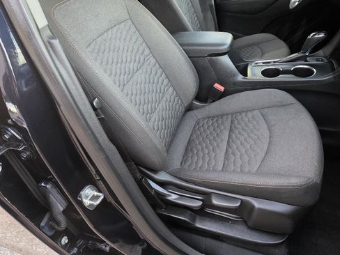 Used 2021 Chevrolet Equinox LT image 25