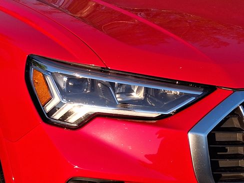 Used 2025 Audi Q3 2.0T Premium AWD/4WD image 7
