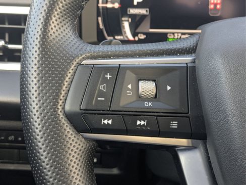 Used 2025 Mitsubishi Outlander SE AWD/4WD image 27
