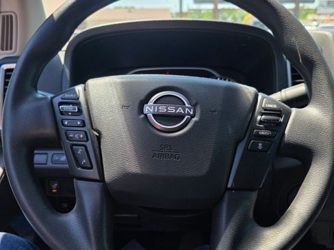 Used 2024 Nissan Frontier SV w/ Technology Package RWD image 11
