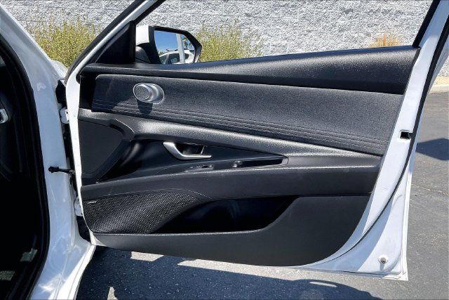 Used 2024 Hyundai Elantra Limited FWD image 23