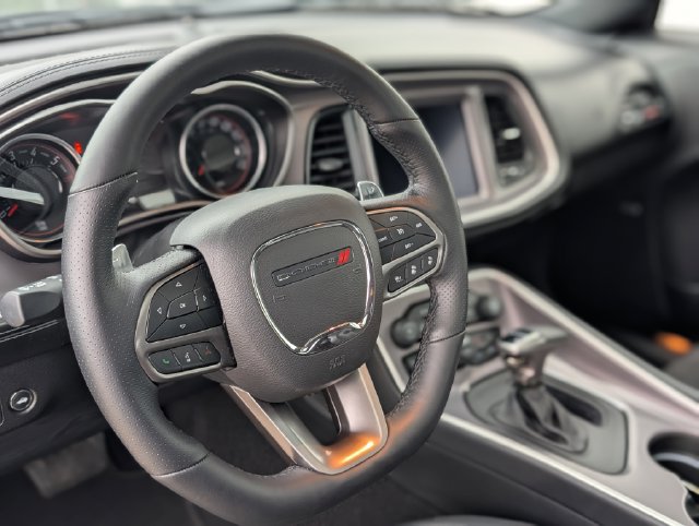 Used 2022 Dodge Challenger R/T Scat Pack RWD image 13