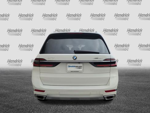 Used 2026 BMW X7 xDrive40i image 9